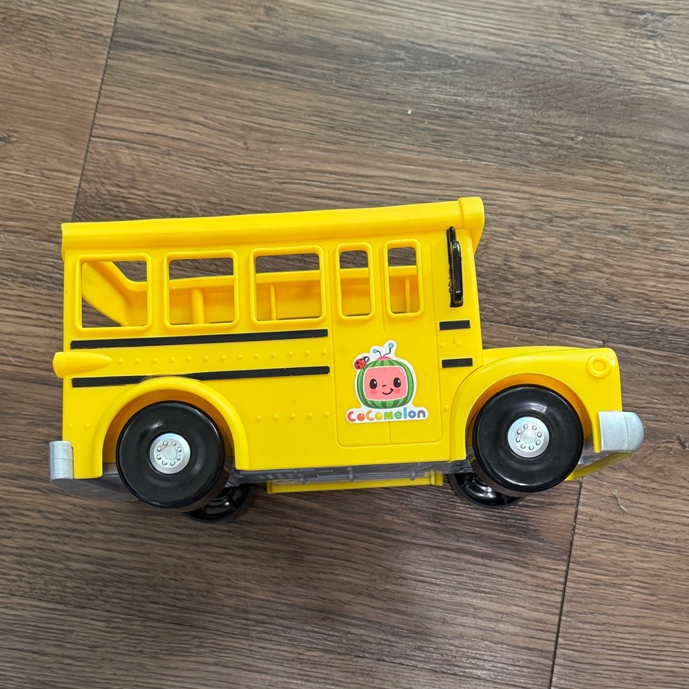 Cocomelon school bus